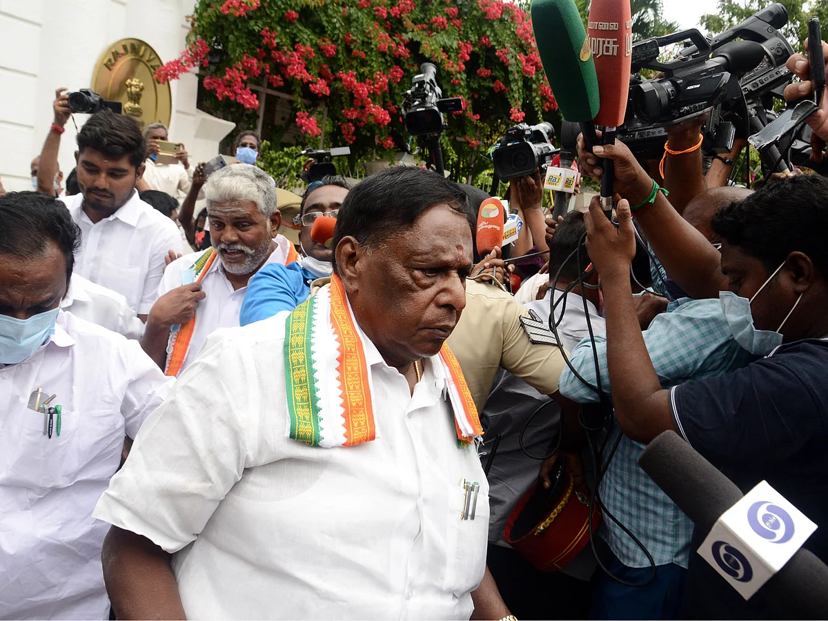 புதுச்சேரி ஆட்சி கவிழ பா.ஜ.க மட்டுமா காரணம்?