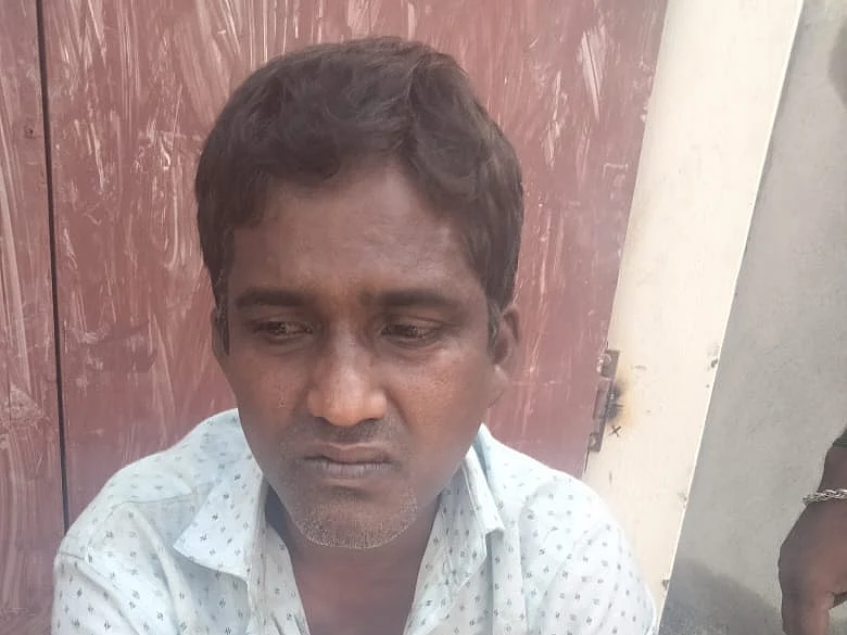 வாடிக்கையாளர்களை கவர பி.எஸ்.என்.எல் நிறுவனத்தின் இணைப்பைத் துண்டித்த தனியார் நிறுவன ஊழியர்!