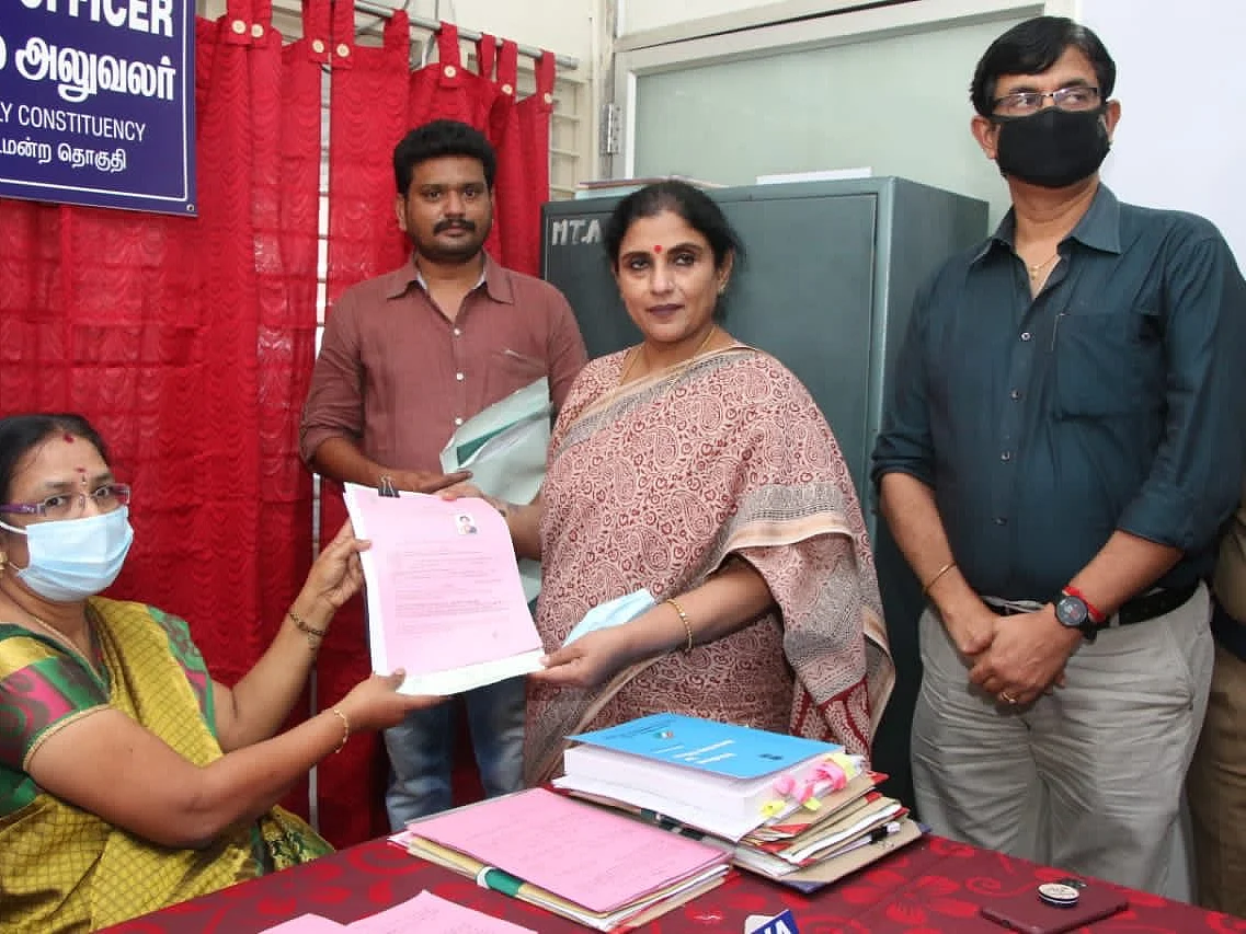 `இதைக் கேட்டு கேட்டு எனக்கே வெறுப்பா இருக்கு!' - சீறும் ஶ்ரீப்ரியா