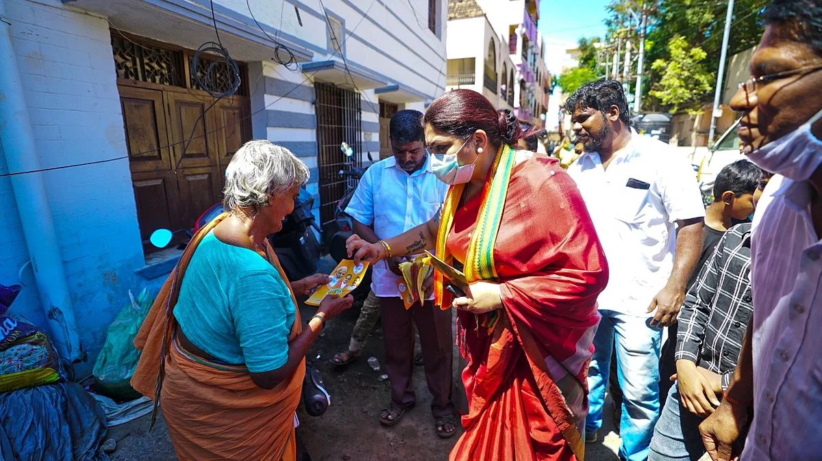 சேப்பாக்கத்தில் குஷ்பு