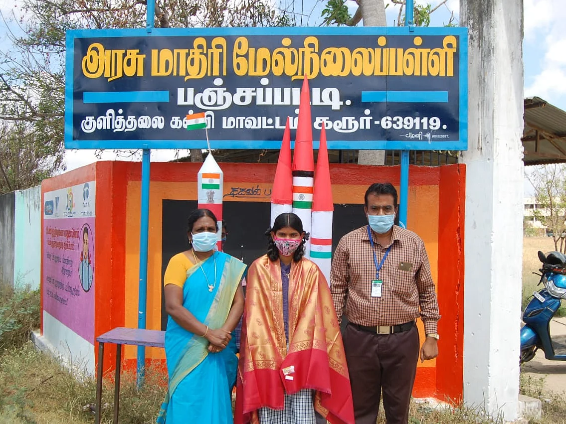 `நான் இதுவரை கரூரைக்கூட தாண்டினதில்ல; ஆனா, இப்போ இஸ்ரோ போறேன்!' - நெகிழும் அரசுப் பள்ளி மாணவி