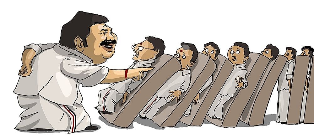 மிஸ்டர் கழுகு: பன்னீர் பட்டியலில் பந்தாடிய எடப்பாடி!