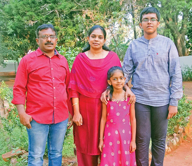 குடும்பத்துடன் ரமண கைலாஷ்