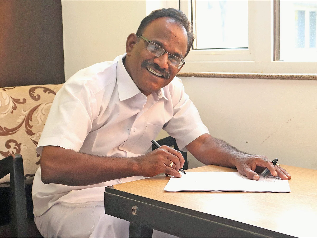 “சமகாலத்தை எழுதாதவர் இலக்கியவாதியே கிடையாது!!”