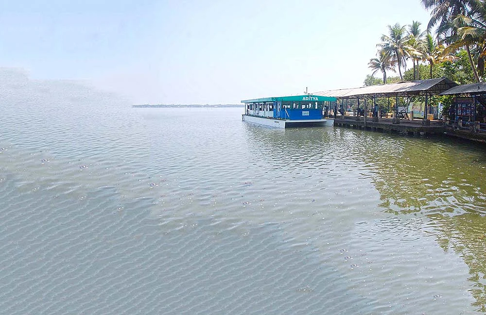 நீண்டு செல்லும் நீர்வழிப்பாதை
