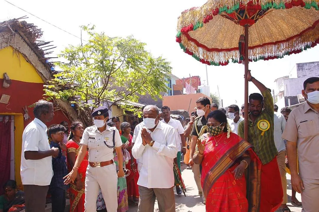 கணவருடன் தமிழிசை