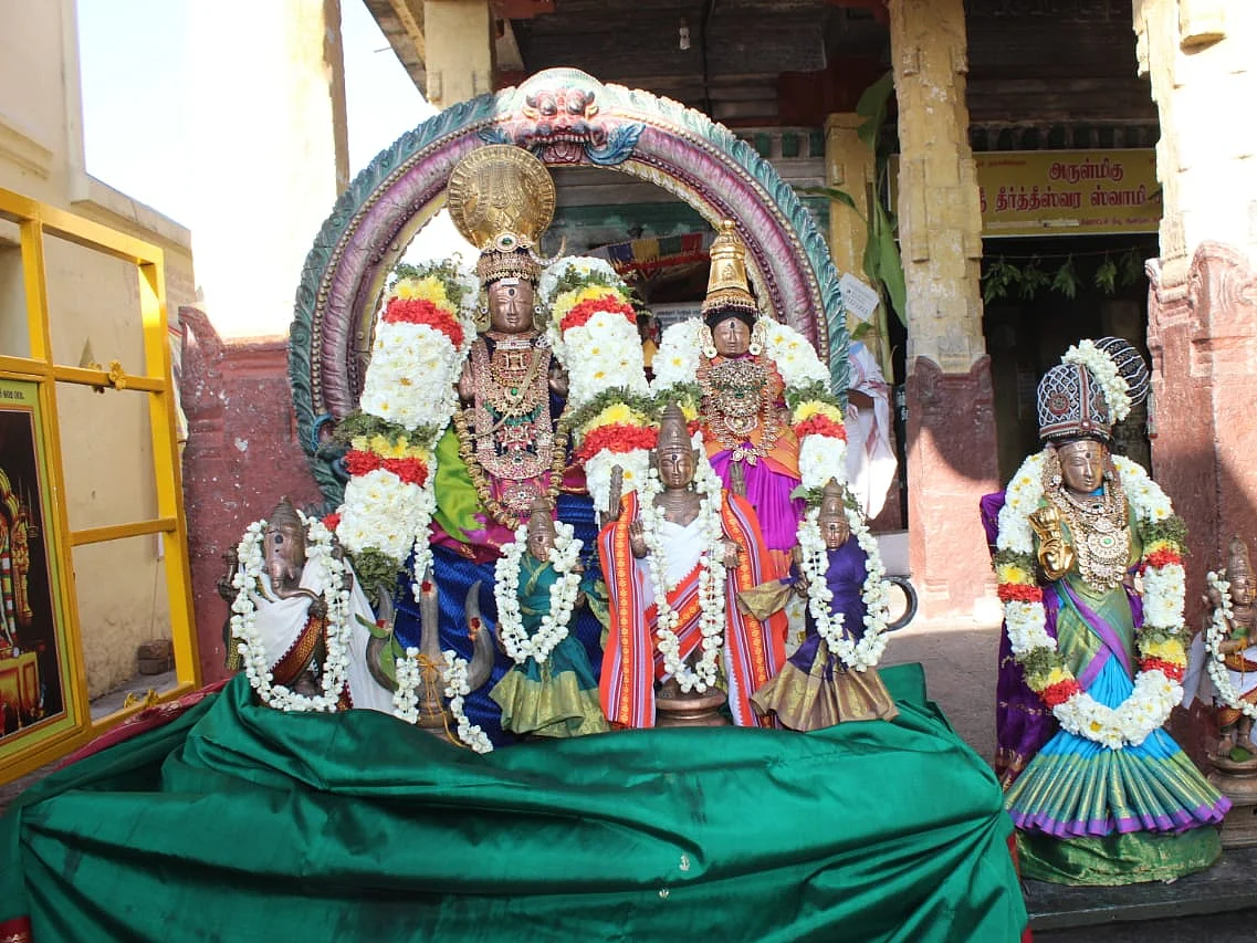 திருவள்ளூர்: தீர்த்தீஸ்வரர் திருக்கோயிலில் கொடியேற்றத்துடன் தொடங்கியது பங்குனி மாத பிரம்மோற்சவ விழா!