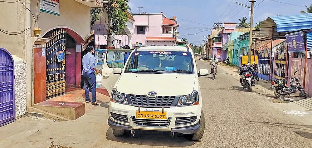 ஐ.டி துறை கையில் சிக்கிய டைரி... சிக்கலில் ஐ.ஏ.எஸ் அதிகாரிகள்!