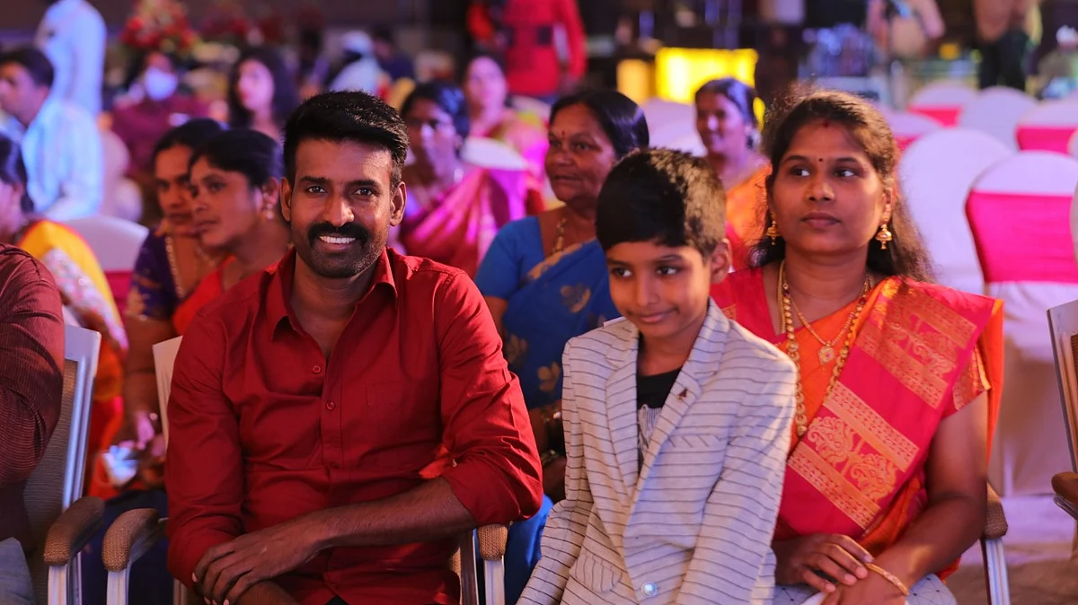 ரகசியத் திருமணம்... ஊரறிய வளைகாப்பு... செம மகிழ்ச்சியில் ஆர்.கே.சுரேஷ்! #SpecialAlbum