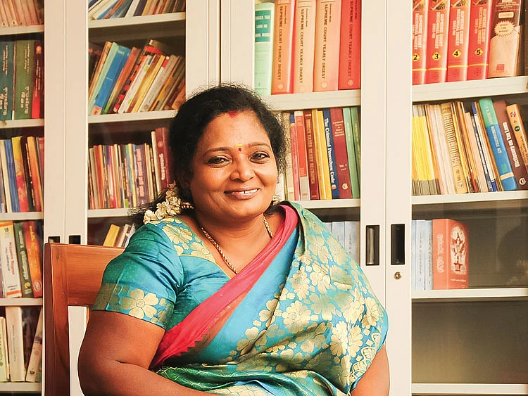 புதுச்சேரி: `100% தடுப்பூசி; கொரோனா இல்லாத கிராமம்!’ - ஆளுநரிடம் சான்று பெற்ற புதுக்குப்பம்