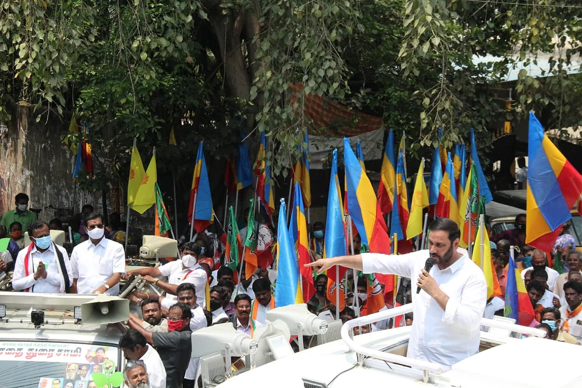 கமலைக் குறிவைத்த ரெய்டு முதல் சசிகலாவுக்குத் தூதுவிட்ட தி.மு.க வேட்பாளர் வரை! - கழுகார் அப்டேட்ஸ்