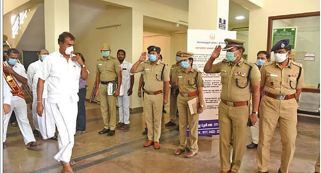 வேலுமணி