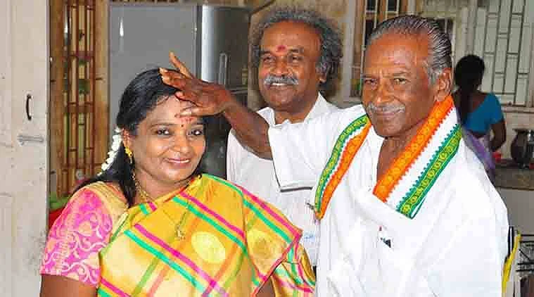 கணவர், அப்பாவுடன் தமிழிசை