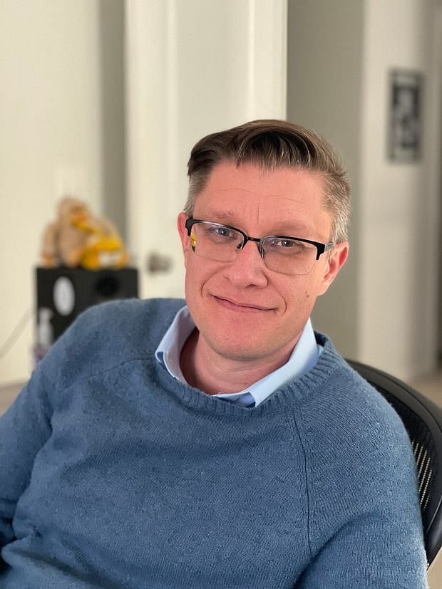 மைக் வின்கேல்மண் (@beeple)