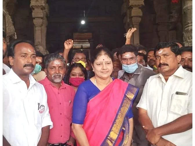 அரசியல் பயணமான சசிகலாவின் ஆன்மிக பயணம்! - அதிர்ந்த அதிமுக!