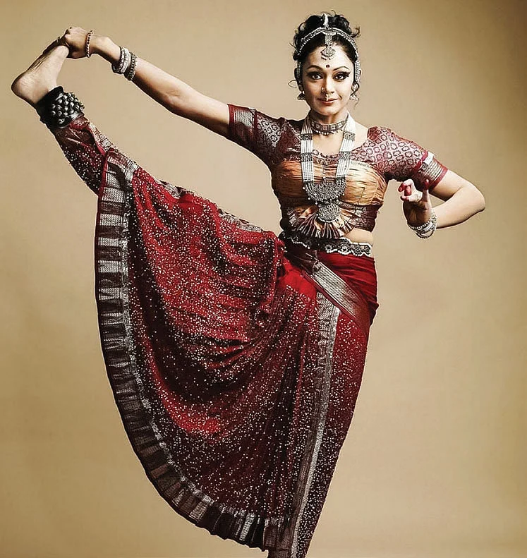 Shobana - இது கூட்டணி நடனம்!