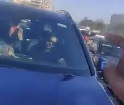 காரில் அஜய்தேவ்கன்