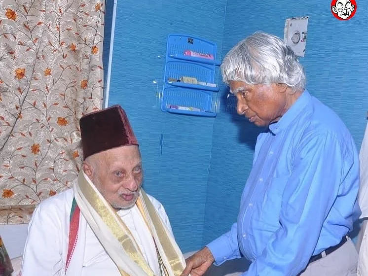 அப்துல் கலாம் தன் அண்ணனுடன்...