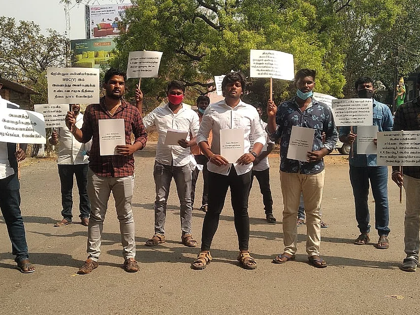 ஓமலூர்:`இது எங்கள் தொகுதியின் தேவை’ - வாக்காளர் தேர்தல் அறிக்கை வெளியிட்ட இளைஞர்கள்