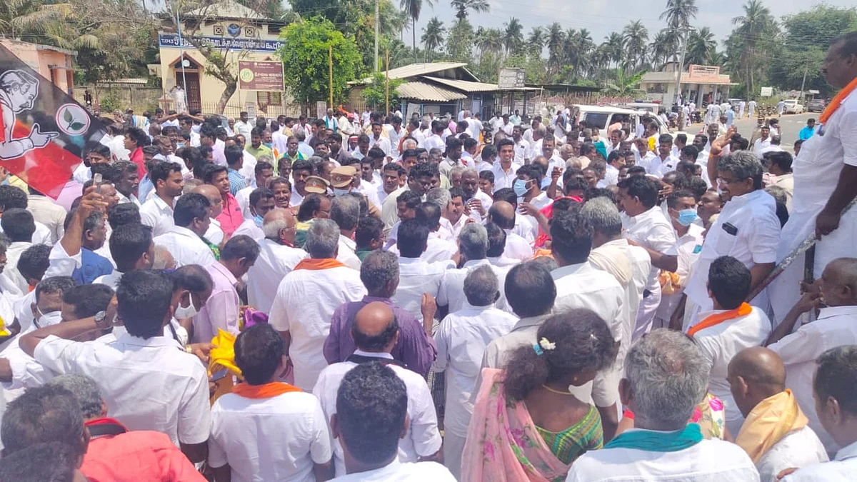 வைத்திலிங்கம் ஆதரவாளர்கள்