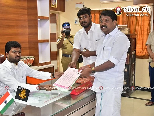 நயினார் நாகேந்திரன்: பா.ஜ.க பட்டியல் அறிவிப்புக்கு முன்பே வேட்புமனுத் தாக்கல்! - என்ன காரணம்?