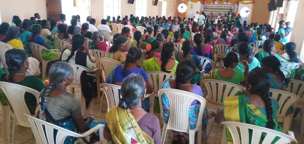 நிகழ்வில் கலந்துகொண்ட பெண்கள்