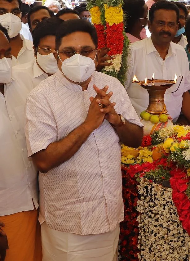 தினகரன்