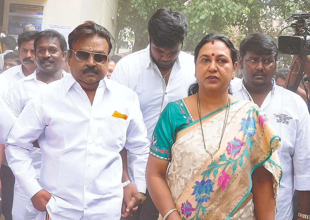 ‘வெற்றிநடை’ எடப்பாடி... ‘விடியல்’ ஸ்டாலின்... வெல்லும் கூட்டணி எது?