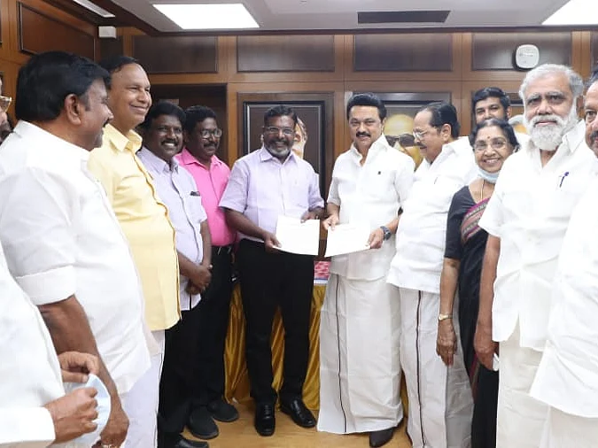 Election Updates: விடுதலைச் சிறுத்தைகள் கட்சிக்கு 6 தொகுதிகள் ஒதுக்கீடு!