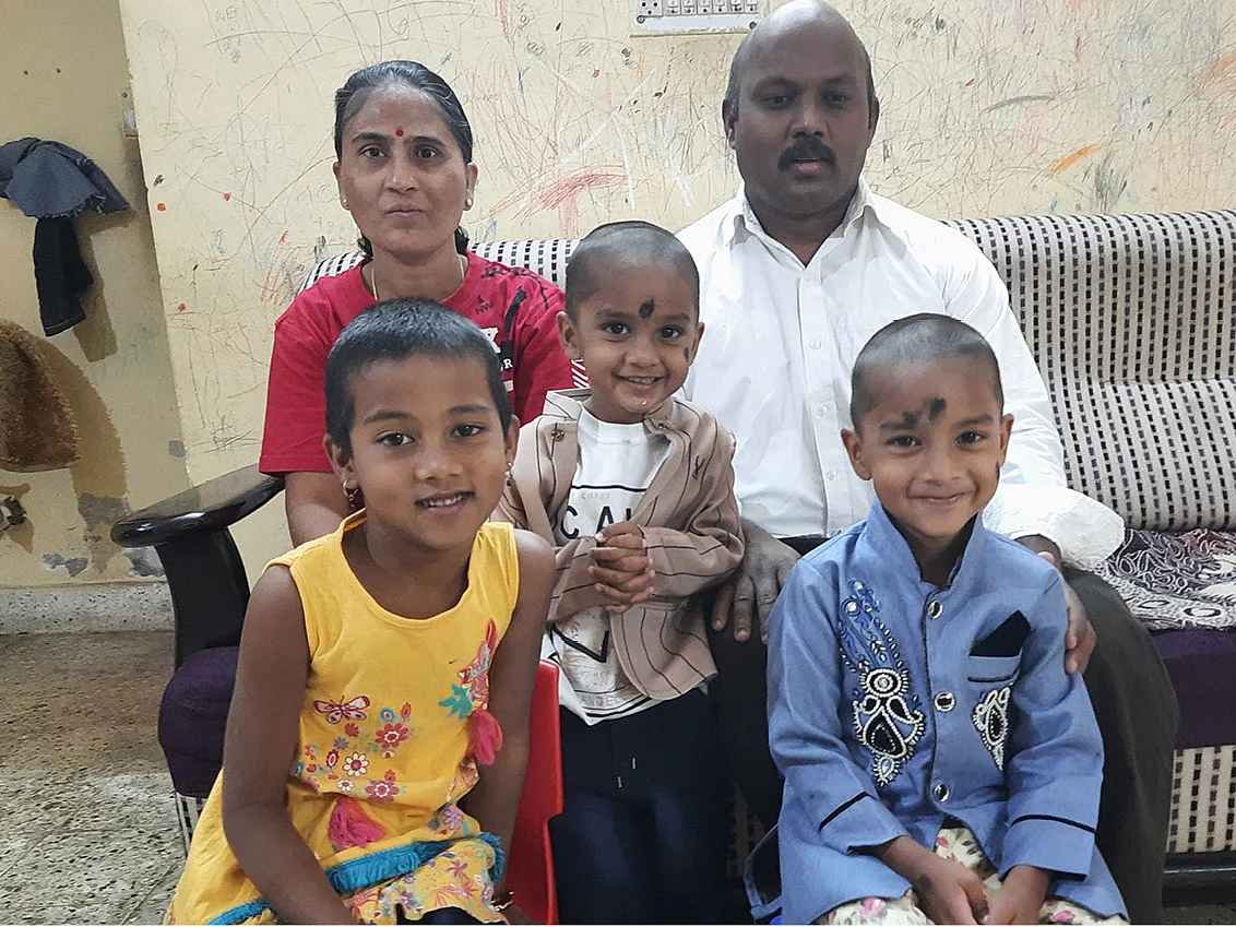 எங்கள் வீட்டில் எல்லா நாளும் கார்த்திகை! - விழிச்சவால் தம்பதியரின் வெற்றி வாழ்க்கை
