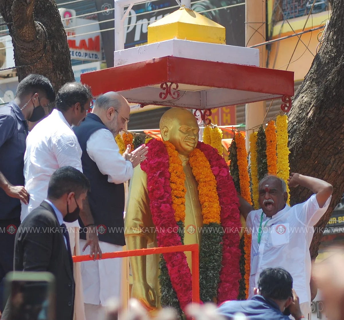 காமராஜர் சிலைக்கு மாலை அணிவித்த அமித்ஷா
