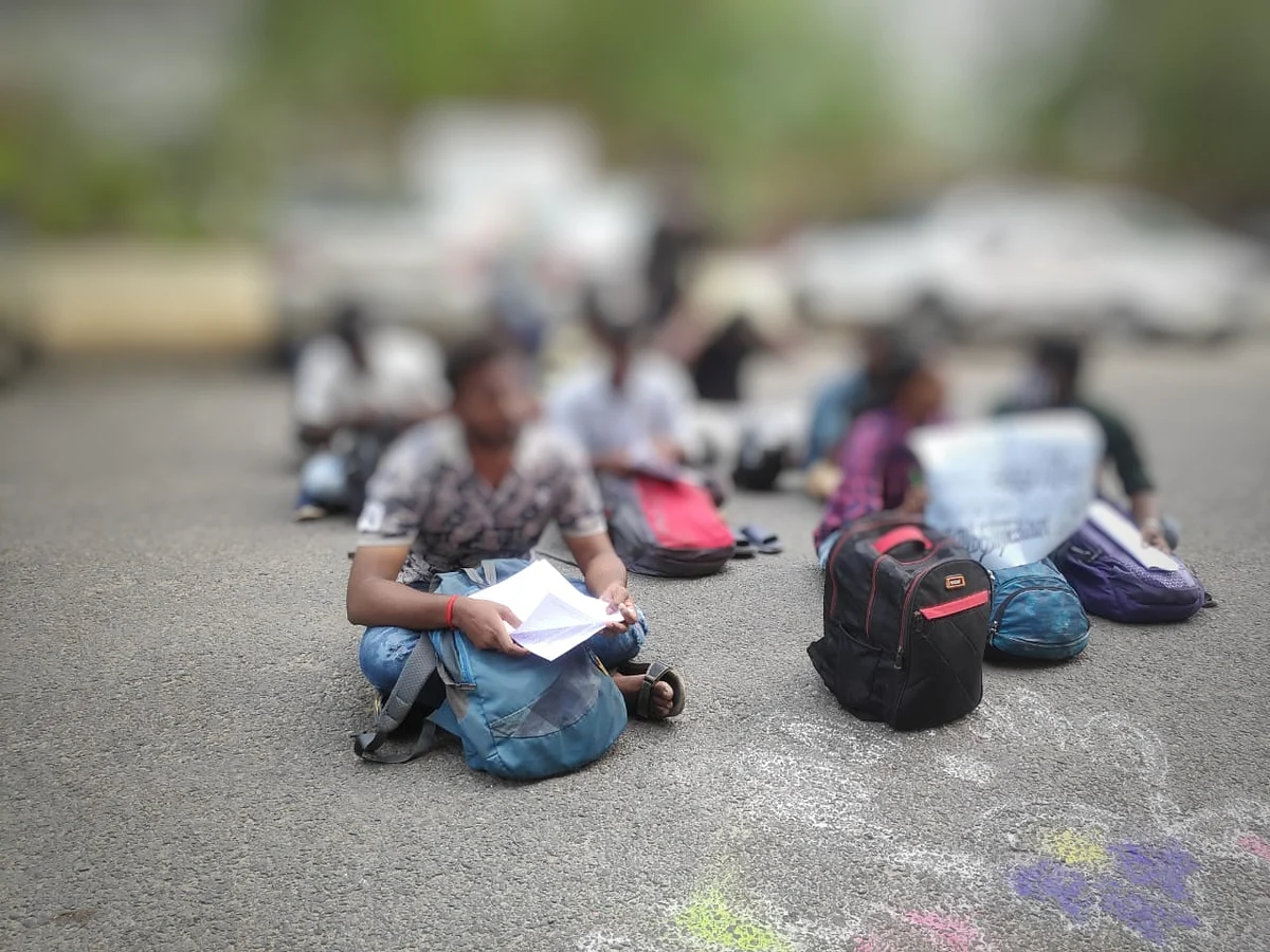 மாணவர்கள் போராட்டம்