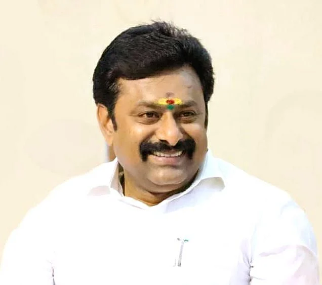ஐடி விங் ஜனனி சதீஷ்குமார்