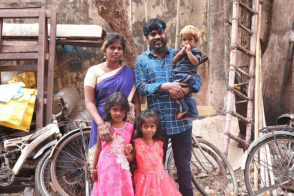 குடும்பத்துடன் மணி