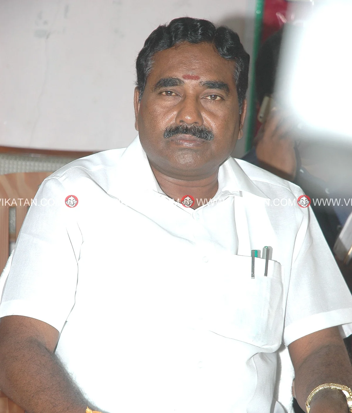 எம்.எல்.ஏ லோகநாதன்