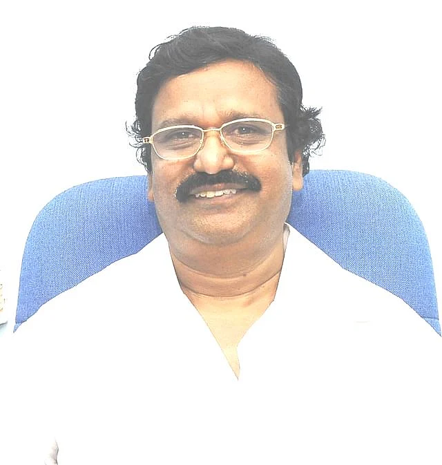 முன்னாள் அமைச்சர் விஜய்