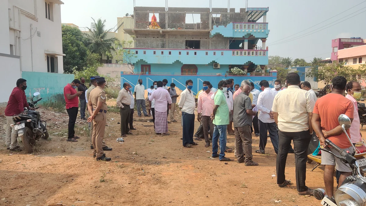 அதிகாரிகள் பேச்சுவார்த்தை