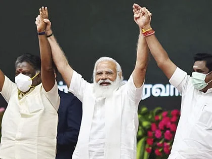 ‘வெற்றிநடை’ எடப்பாடி... ‘விடியல்’ ஸ்டாலின்... வெல்லும் கூட்டணி எது?