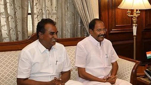 அமைச்சர்கள் வேலுமணி தங்கமணி