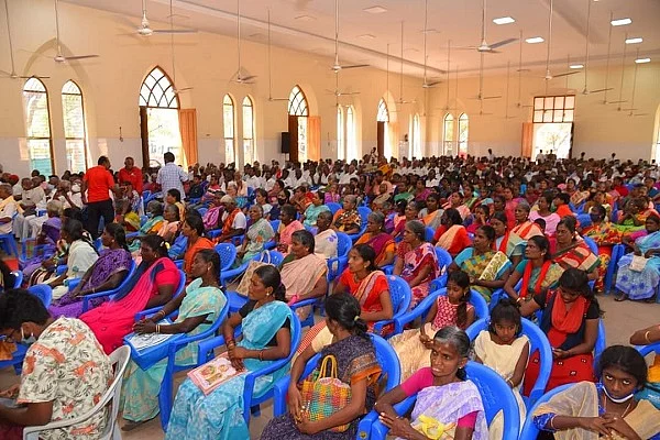 பொதுக்கூட்டத்தின் ஒரு பகுதி