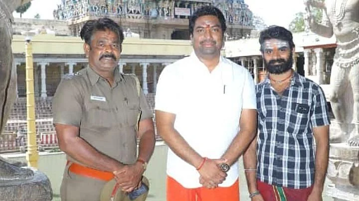 மீனாட்சி அம்மன் கோயிலில் ஜெயபிரதீப்
