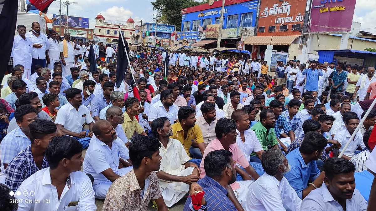 சீட் கிடைக்காத விரக்தியில் அமைச்சரின் ஆதரவாளர்கள்