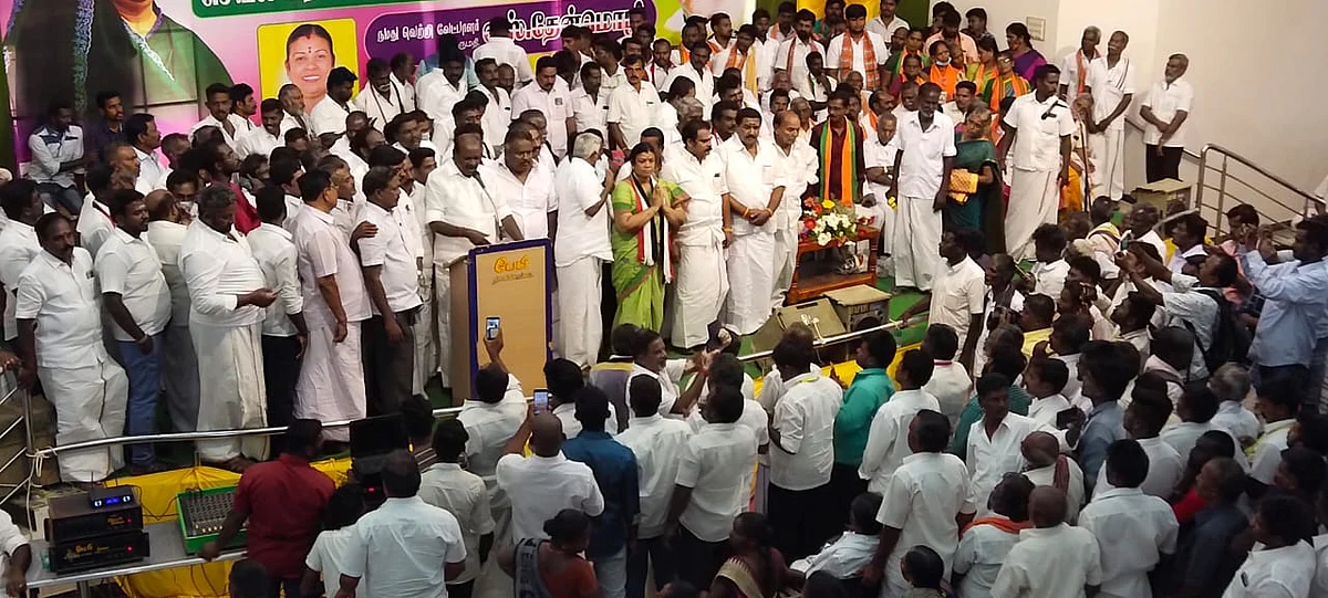 வேட்பாளர் அறிமுகக் கூட்டம்