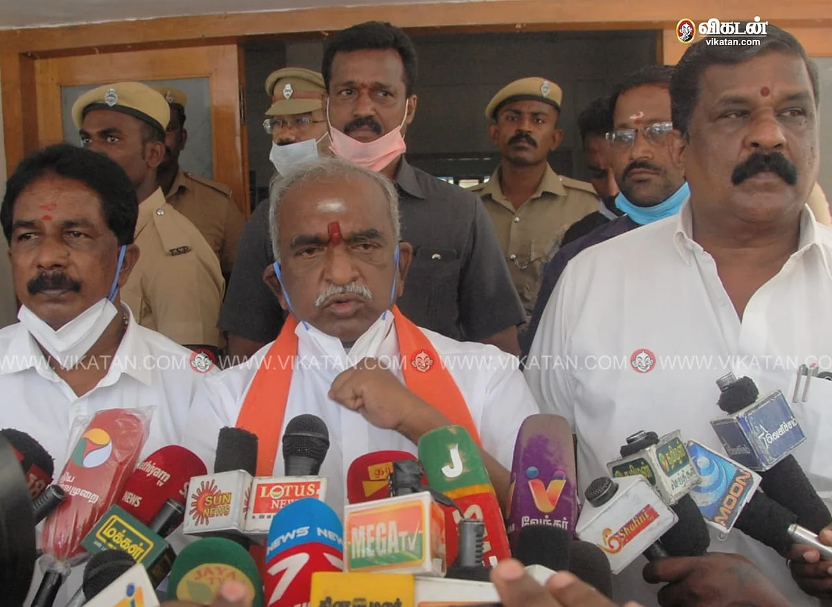 செய்தியாளர் சந்திப்பில் பொன்.ராதாகிருஷ்ணன்