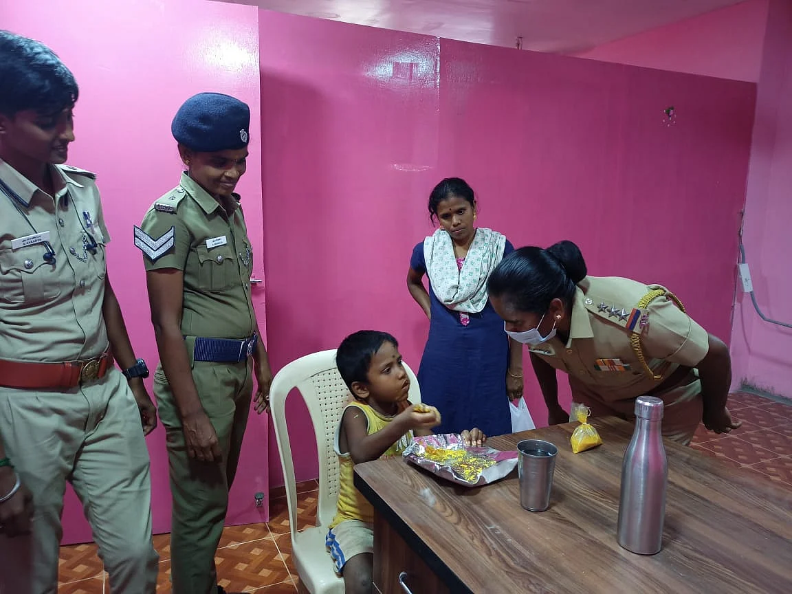 சென்னை: மார்க்கெட்டில், கூட்ட நெரிசலில் மாயமான குழந்தை! - 3 மணி நேரத்தில் மீட்கப்பட்டது எப்படி?