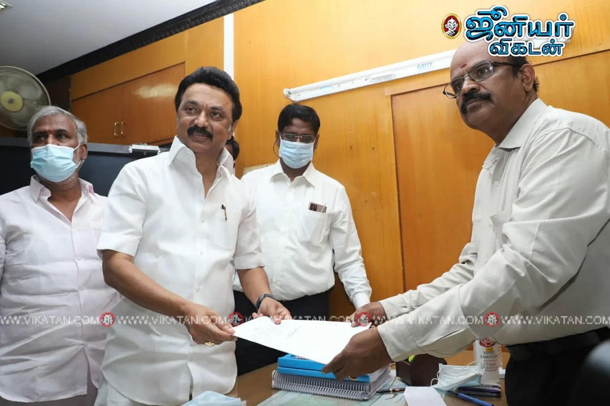 கொளத்தூரில் வேட்புமனு தாக்கல் செய்ய வந்த திமுக தலைவர் ஸ்டாலின்