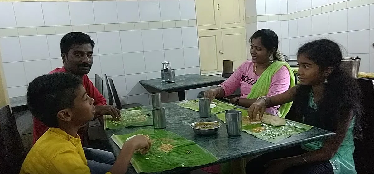 ஆரிய பவன் சூடான டிபன்