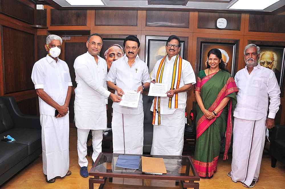 பகையாளியா... பங்காளியா? கதறும் கூட்டணிக் கட்சிகள்