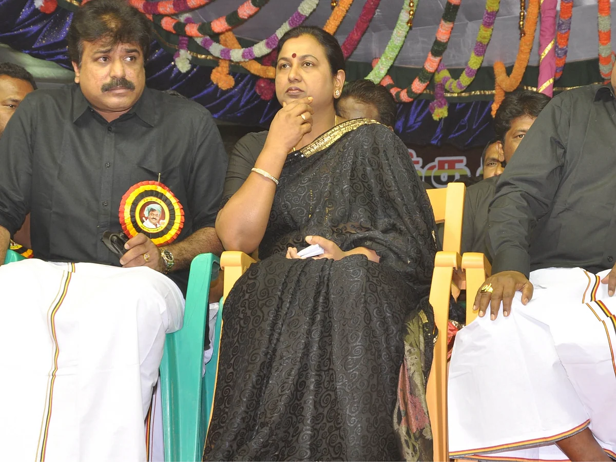 தேய்பிறையான தே.மு.தி.க? - நாளொரு பேச்சு பொழுதொரு முடிவு!