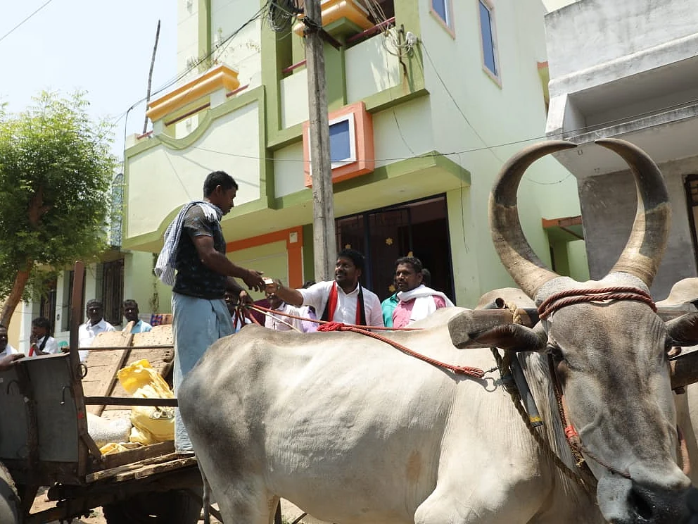 `எங்களை மதிக்கலை; நாங்களும் வேலை பார்க்கலை’ - திமுக வேட்பாளருக்கு எதிராகக் கொதிக்கும் திமுக-வினர்